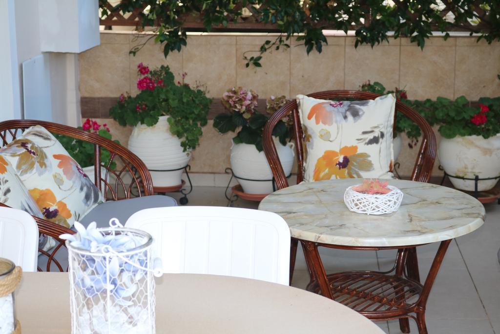 Golden Suites Ofrínion 외부 사진