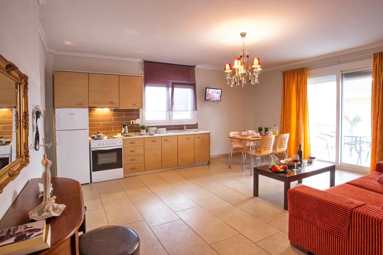 Golden Suites Ofrínion 외부 사진
