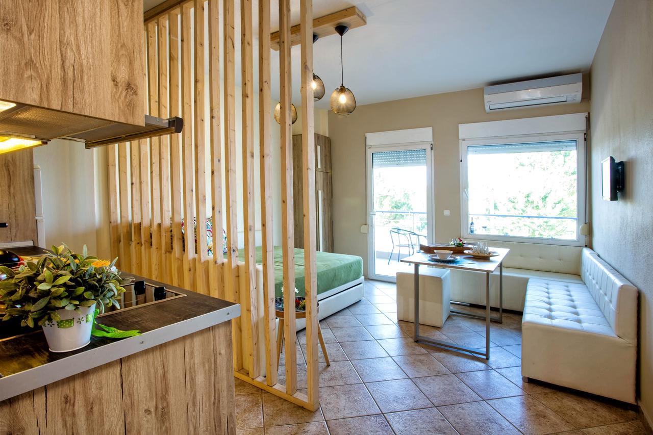 Golden Suites Ofrínion 외부 사진