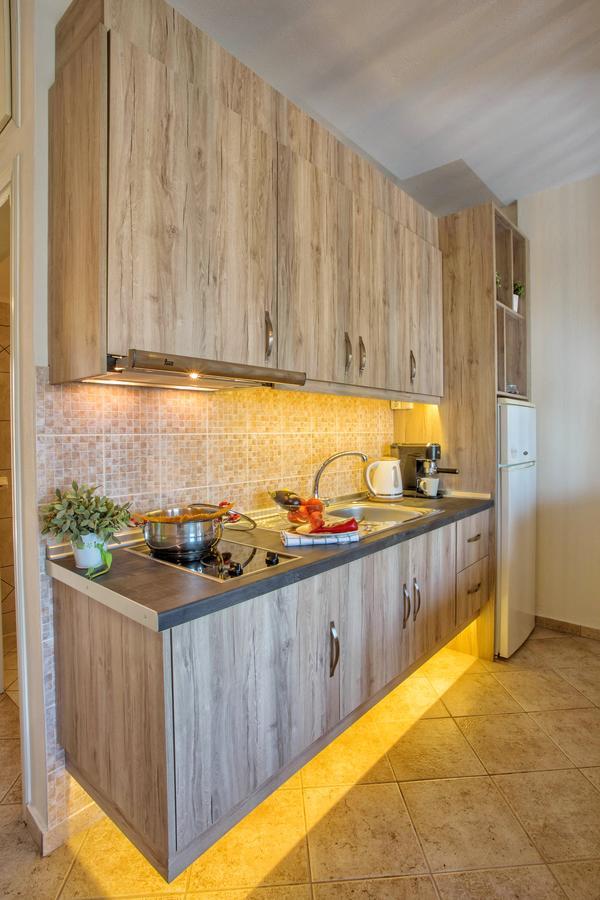 Golden Suites Ofrínion 외부 사진