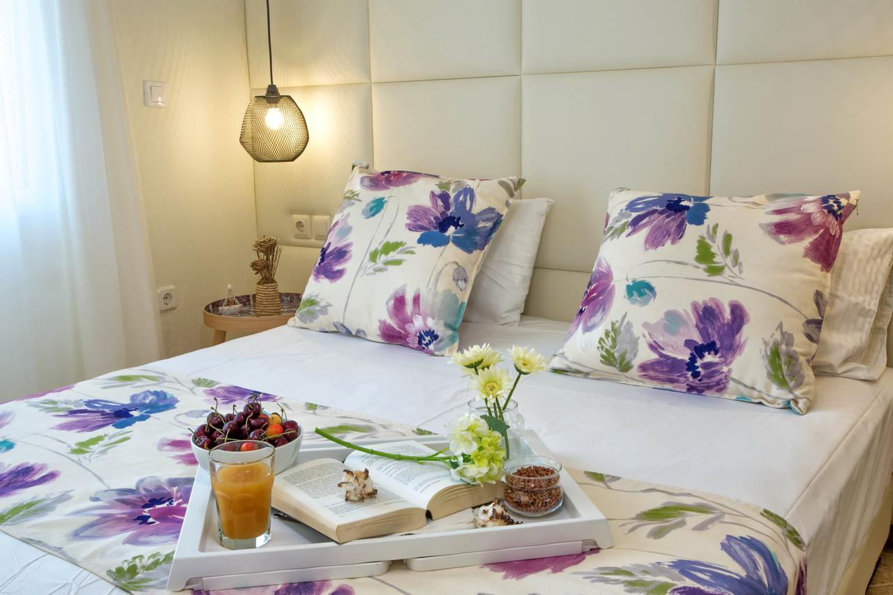 Golden Suites Ofrínion 외부 사진
