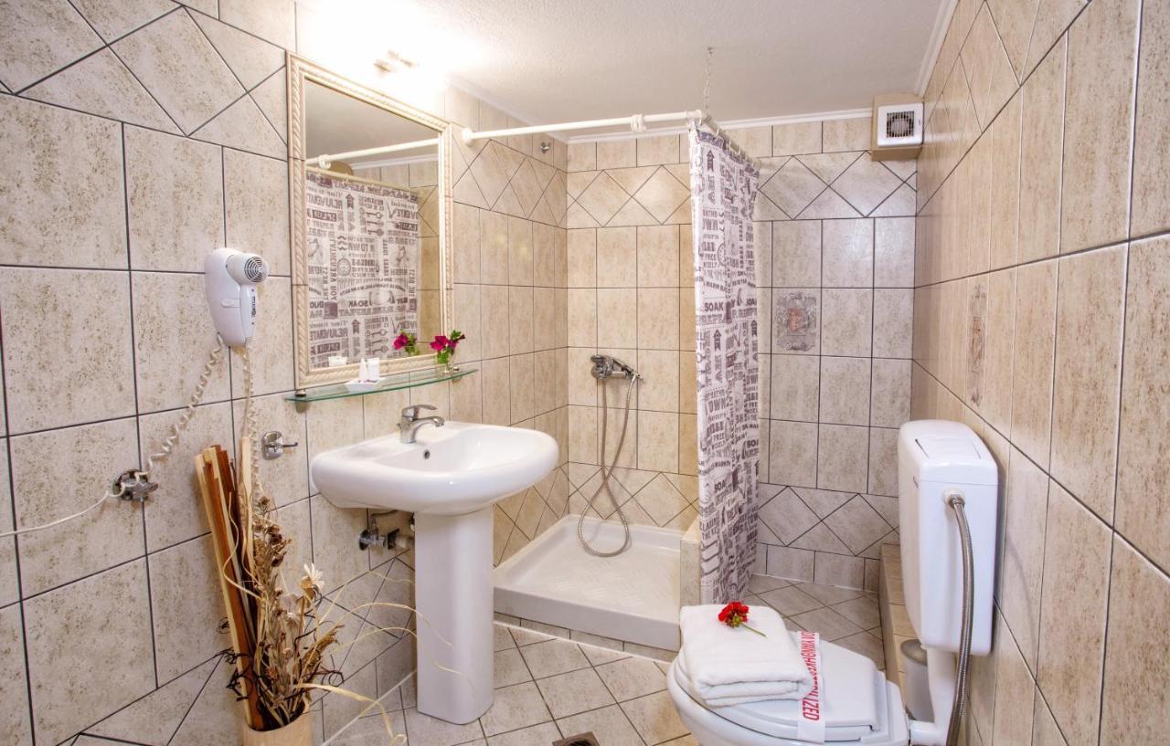 Golden Suites Ofrínion 외부 사진